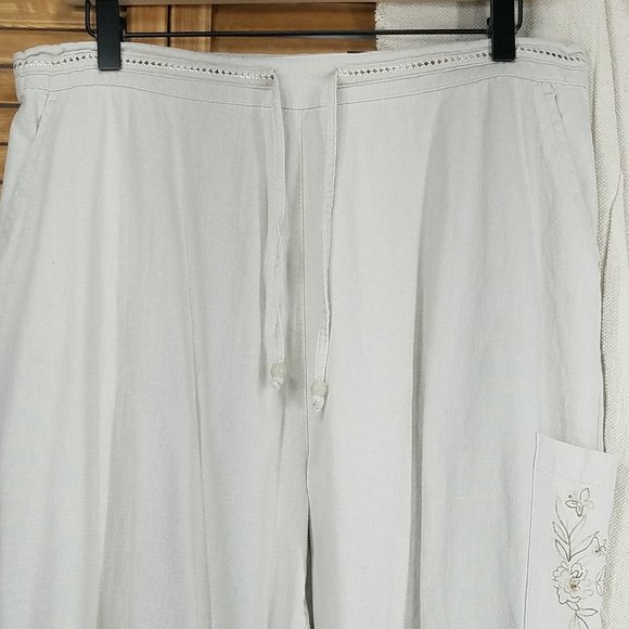 Erika Women's Embroidered Embellished XL Capri Pants - Picture 2 of 15